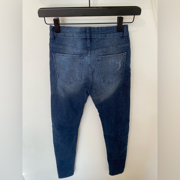 H&M Distressed High-Rise Skinny Jeans - Picture 2 of 12